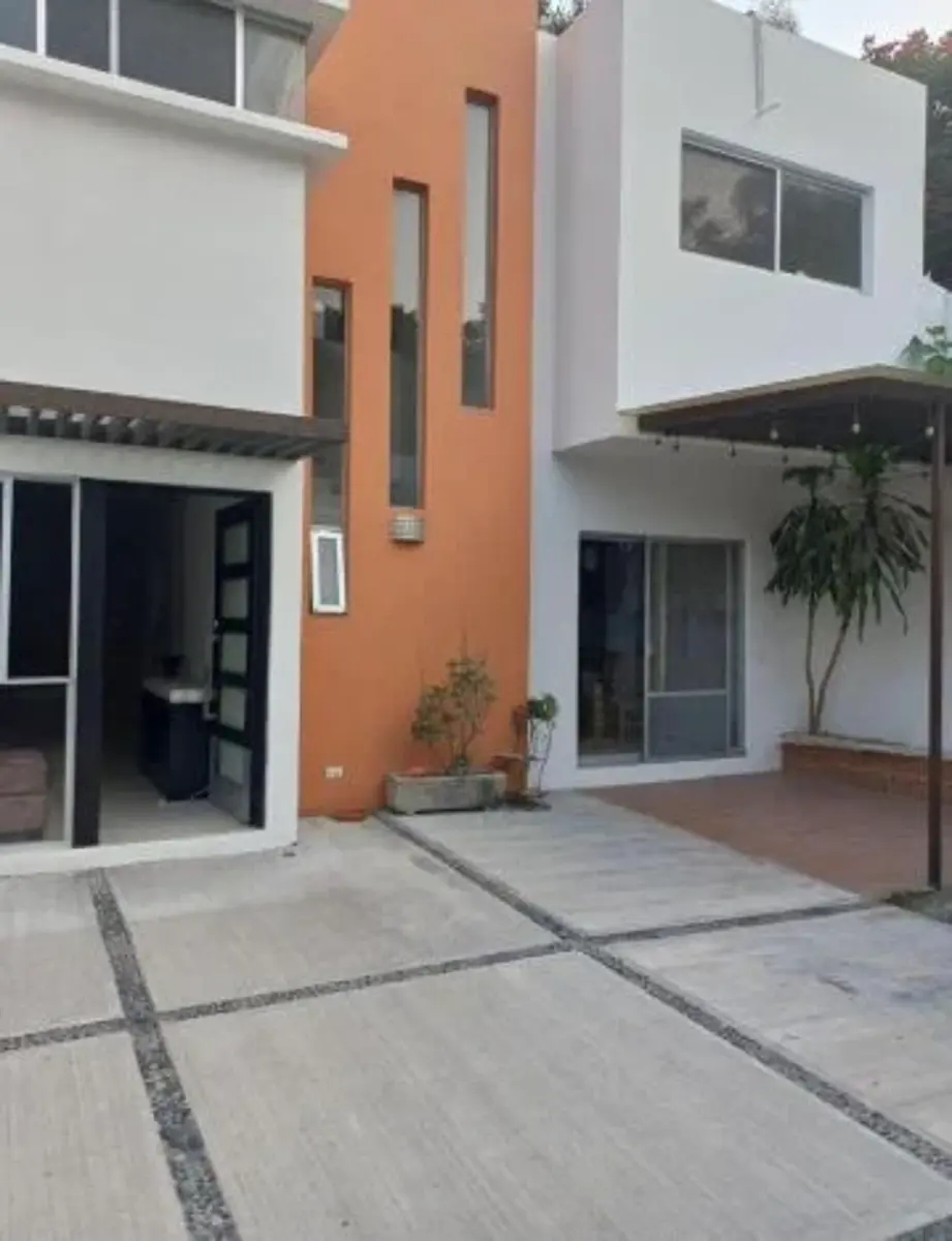 Casa en venta en Lomas de Atzingo, Cuernavaca — foto 1 de 20