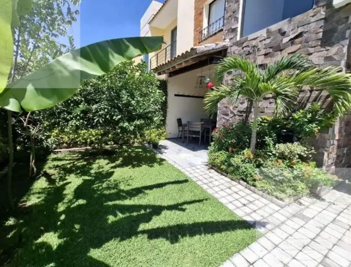 Casa en venta en Lomas de Jiutepec, Jiutepec — foto 1 de 30