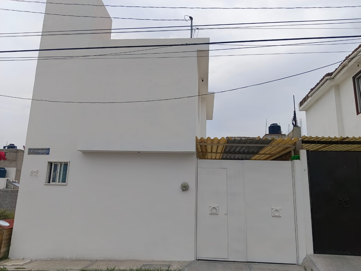 Casa en venta en Praderas de Oriente, San Juan del Río — foto 1 de 10