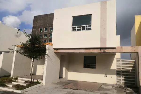 Casa en venta en Privadas de Santiago, Saltillo — foto 2 de 31
