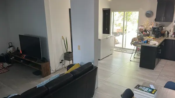 Casa de 3 recamaras, amplia en zona del El Lago, cochera y patio