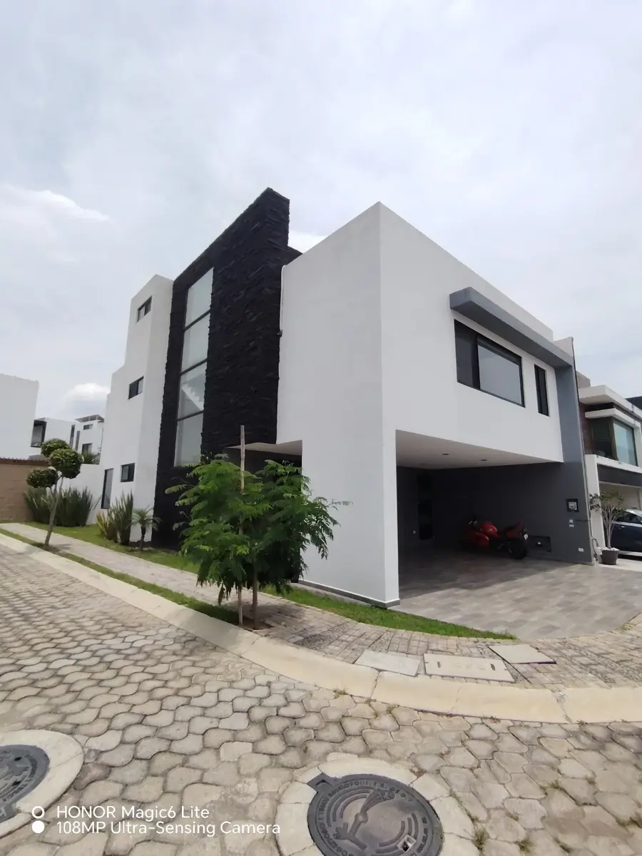 Casa en renta en Lomas de Angelópolis, San Andrés Cholula — foto 1 de 22