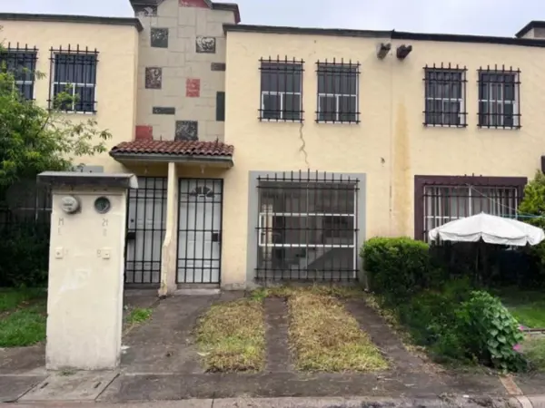 Casa en Venta en Toluca, Valle de la Hacienda con 3 Recámaras y Jardín Casa en Venta en Toluca, Valle de la Hacienda con 3 Recámaras y Jardín