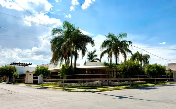 Casa en venta en El Campestre, Gómez Palacio — foto 2 de 42