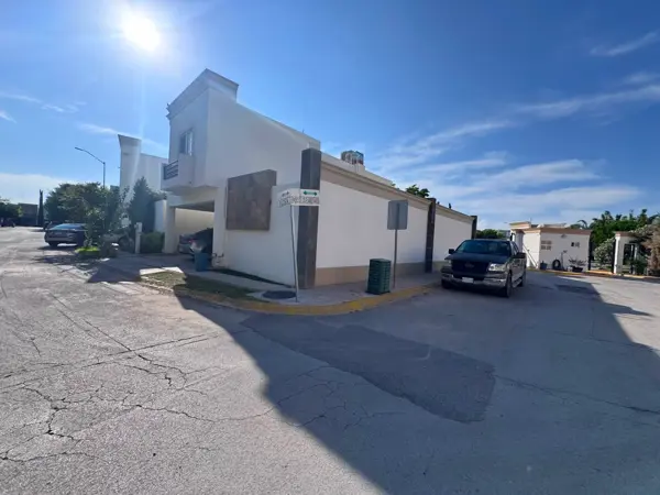 Casa en venta en Ampliación Senderos, Torreón — foto 2 de 21