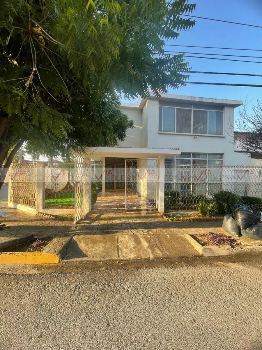 Casa en renta en México, Monterrey — foto 1 de 13