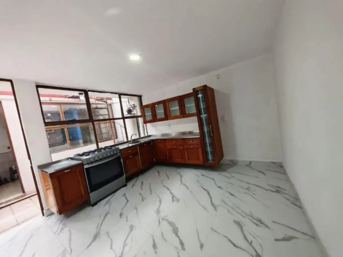 Casa en renta en Residencial Villa Coapa, Tlalpan — foto 1 de 4