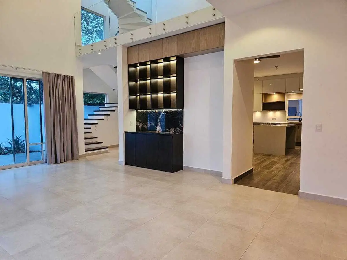 Casa en venta en Los Azulejos, Monterrey — foto 1 de 36