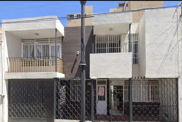 Casa en venta en Aguascalientes Centro con amplias áreas y terraza