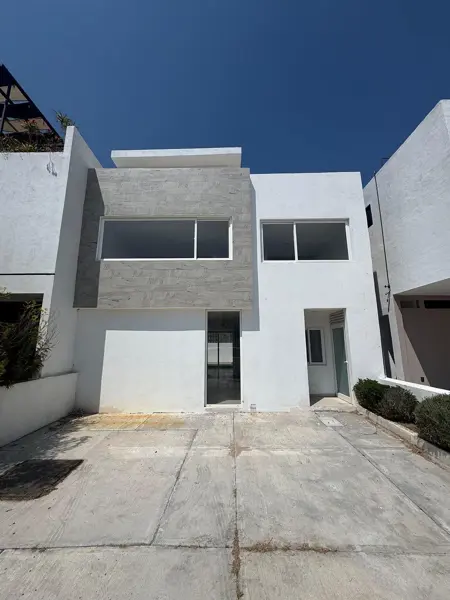 Casa en venta en Cañadas del Arroyo, Corregidora — foto 2 de 26