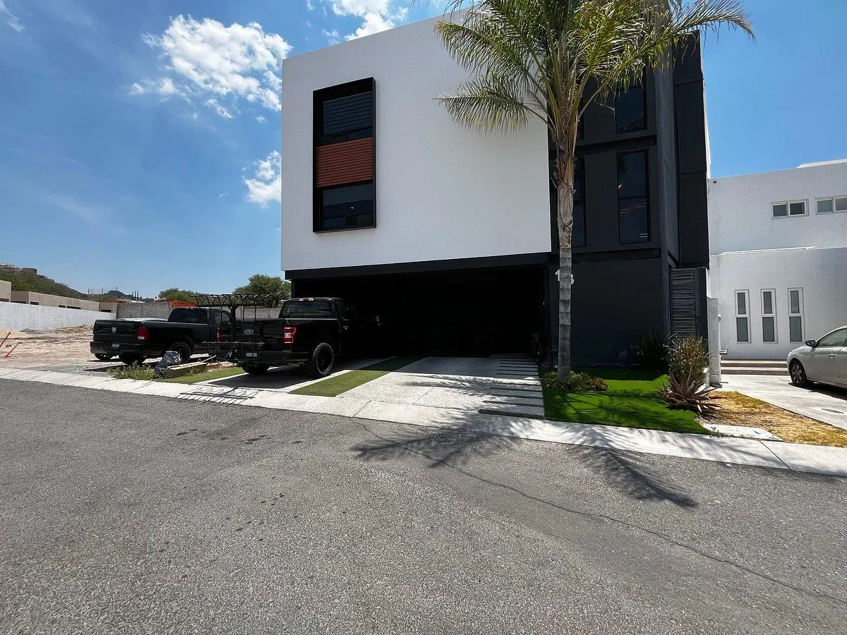Casa en venta en Real del Bosque, Corregidora — foto 1 de 26