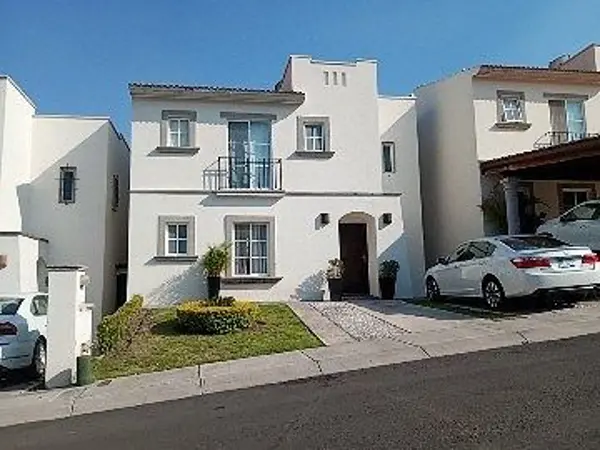 CASA EN VENTA EN CONDOMINIO SAVELLI, CUMBRES DEL LAGO, 3 RECAMARAS