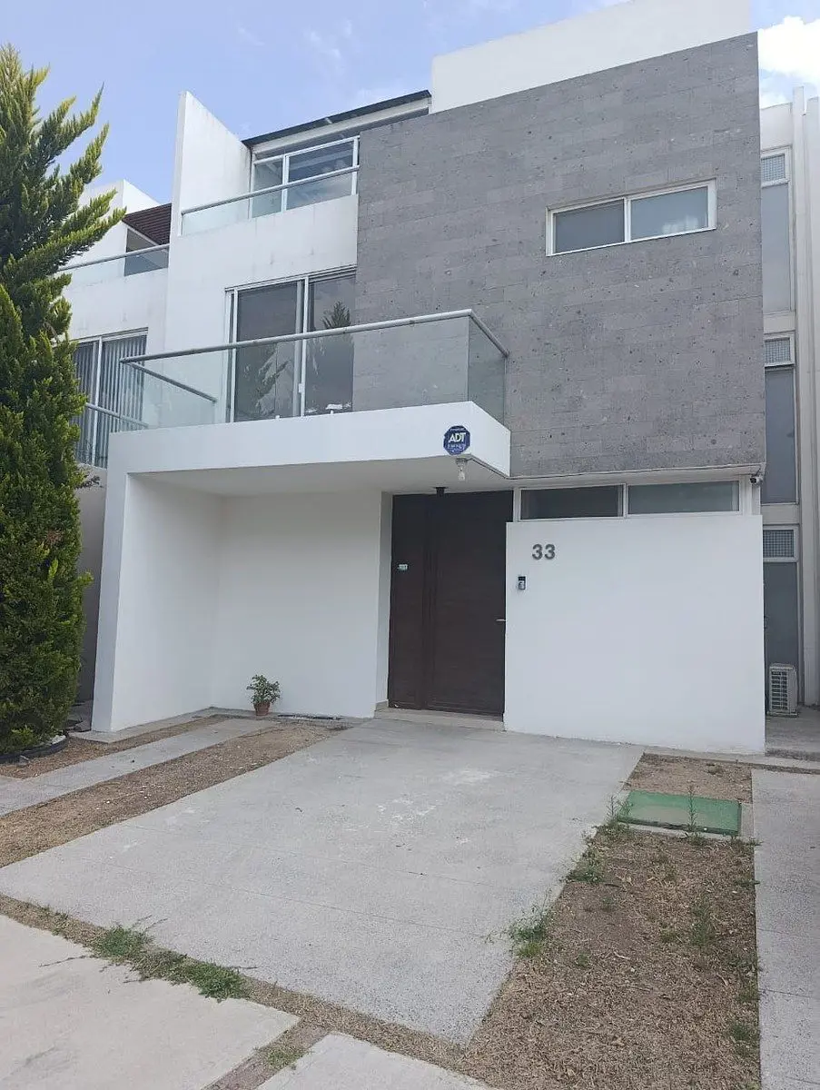 Casa en venta en Cañadas del Arroyo, Corregidora — foto 1 de 28