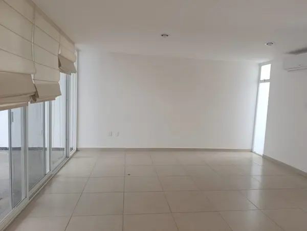 Casa en venta en Cañadas del Arroyo, Corregidora — foto 2 de 28