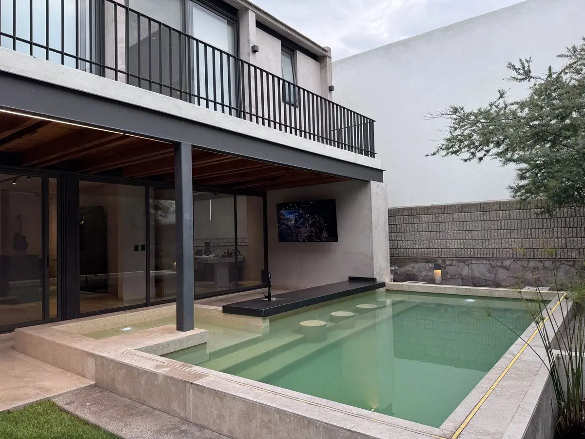 Casa en venta en Vista Real y Country Club, Corregidora — foto 1 de 27