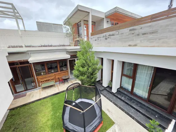 CASA EN VENTA EN ZIBATA, DE UN NIVEL MAS SOTANO CONDOMINIO CARDON
