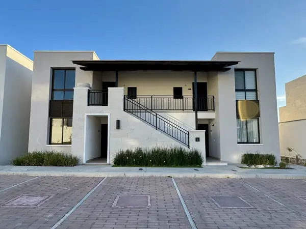 DEPARTAMENTO EN VENTA EN EL REFUGIO RESIDENCIAL, DOS RECÁMARAS EN PLANTA BAJA