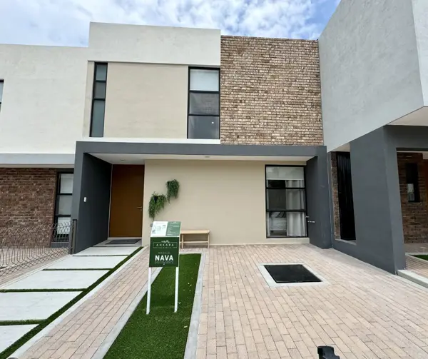 CASA EN VENTA CON RECÁMARA EN PLANTA BAJA Y SÓTANO EN ZIBATÁ, QUERÉTARO CASA EN VENTA CON RECÁMARA EN PLANTA BAJA Y SÓTANO EN ZIBATÁ, QUERÉTARO