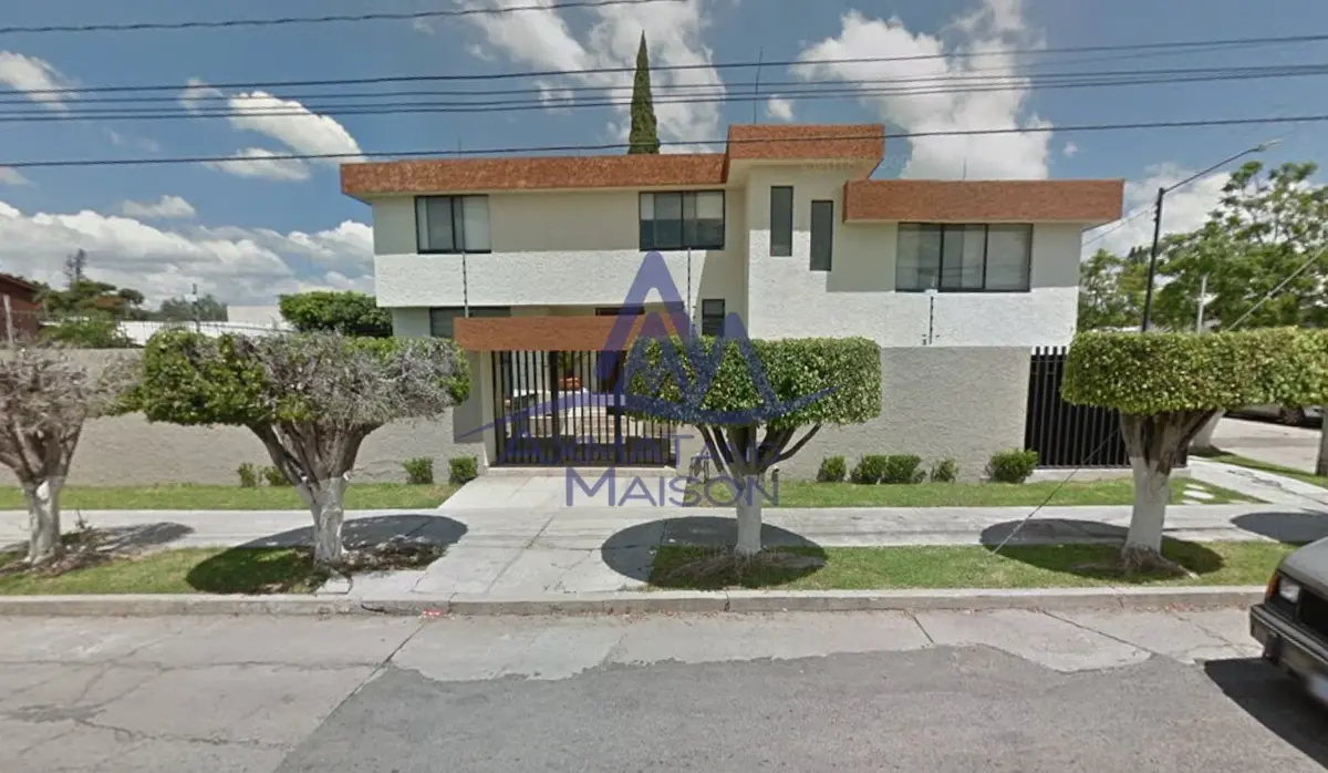 Casa en venta en Arbide, León — foto 1 de 13