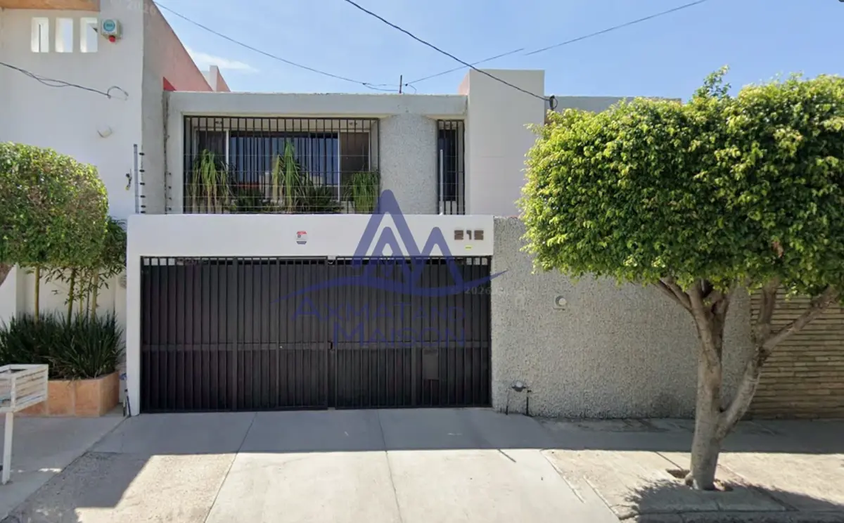 Casa en venta en Arbide, León — foto 1 de 12