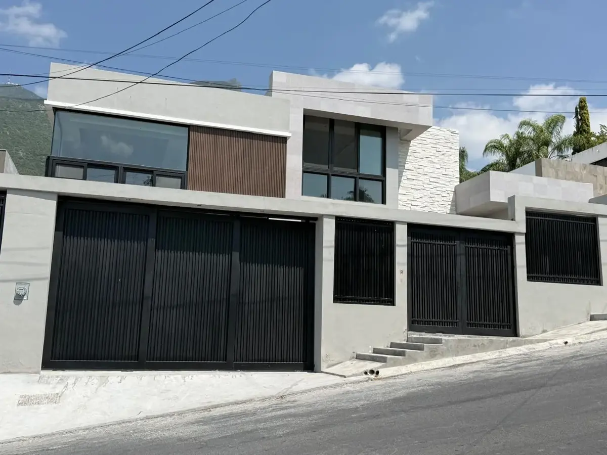Casa en venta en Contry la Silla, Guadalupe — foto 1 de 97