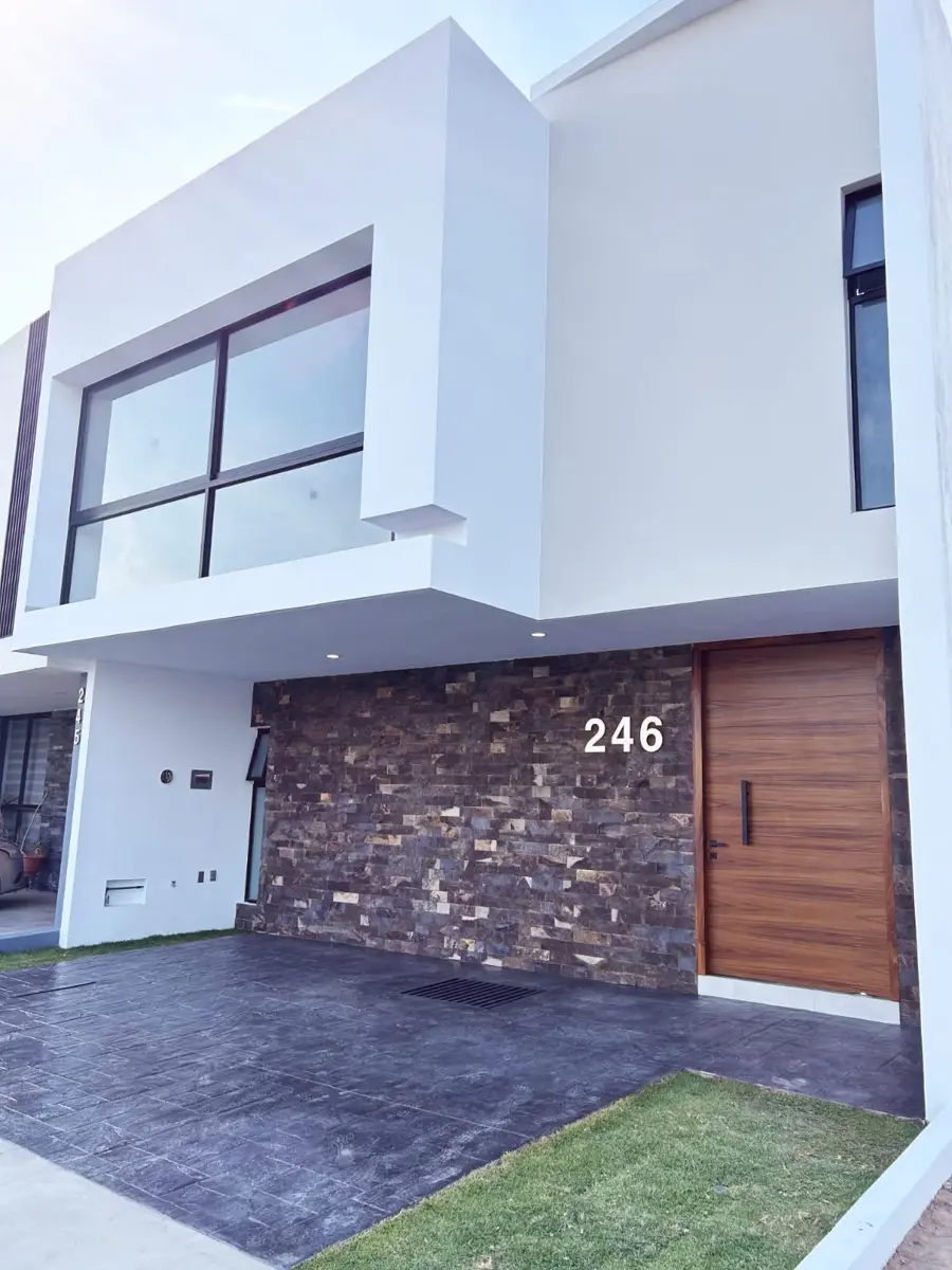 Casa en renta en Capital Norte, Zapopan — foto 1 de 54