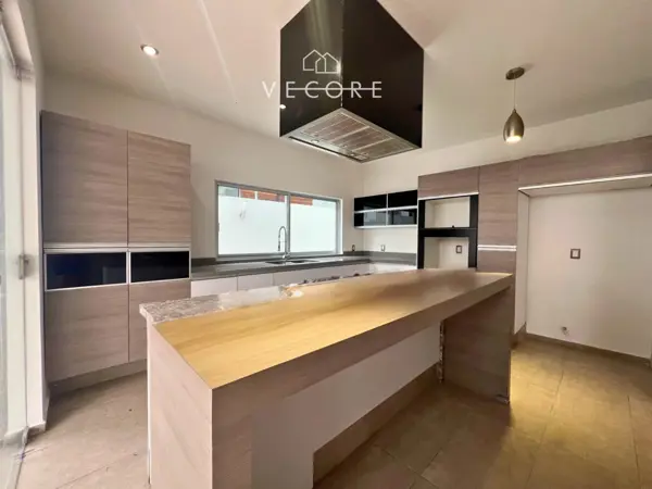 Casa en renta en La Rioja, Tlajomulco de Zúñiga — foto 2 de 25