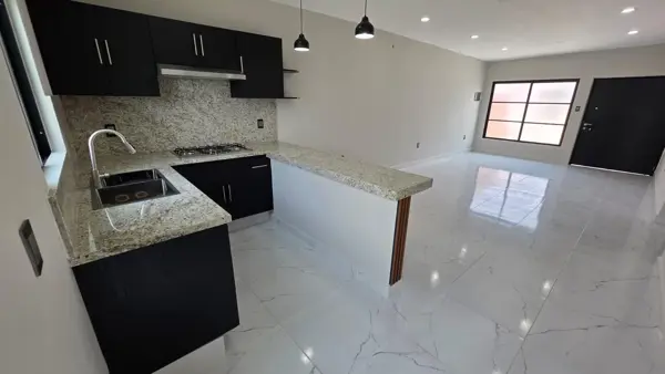 Casa en venta en Lomas de la Rioja, Alvarado — foto 2 de 25