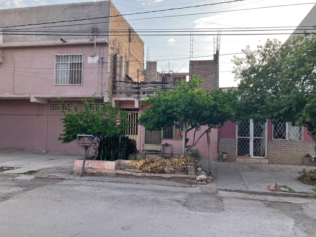 CASA EN VENTA EN TORREÓN CENTRO CON EXCELENTE UBICACIÓN CASA EN VENTA EN TORREÓN CENTRO CON EXCELENTE UBICACIÓN