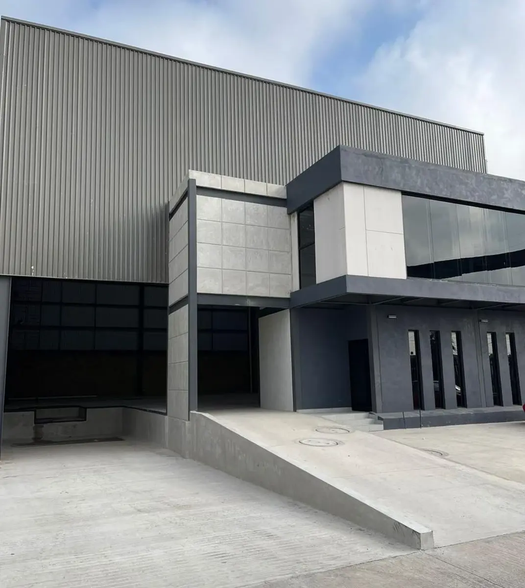 Nave en venta en Los Lermas, Guadalupe — foto 1 de 40