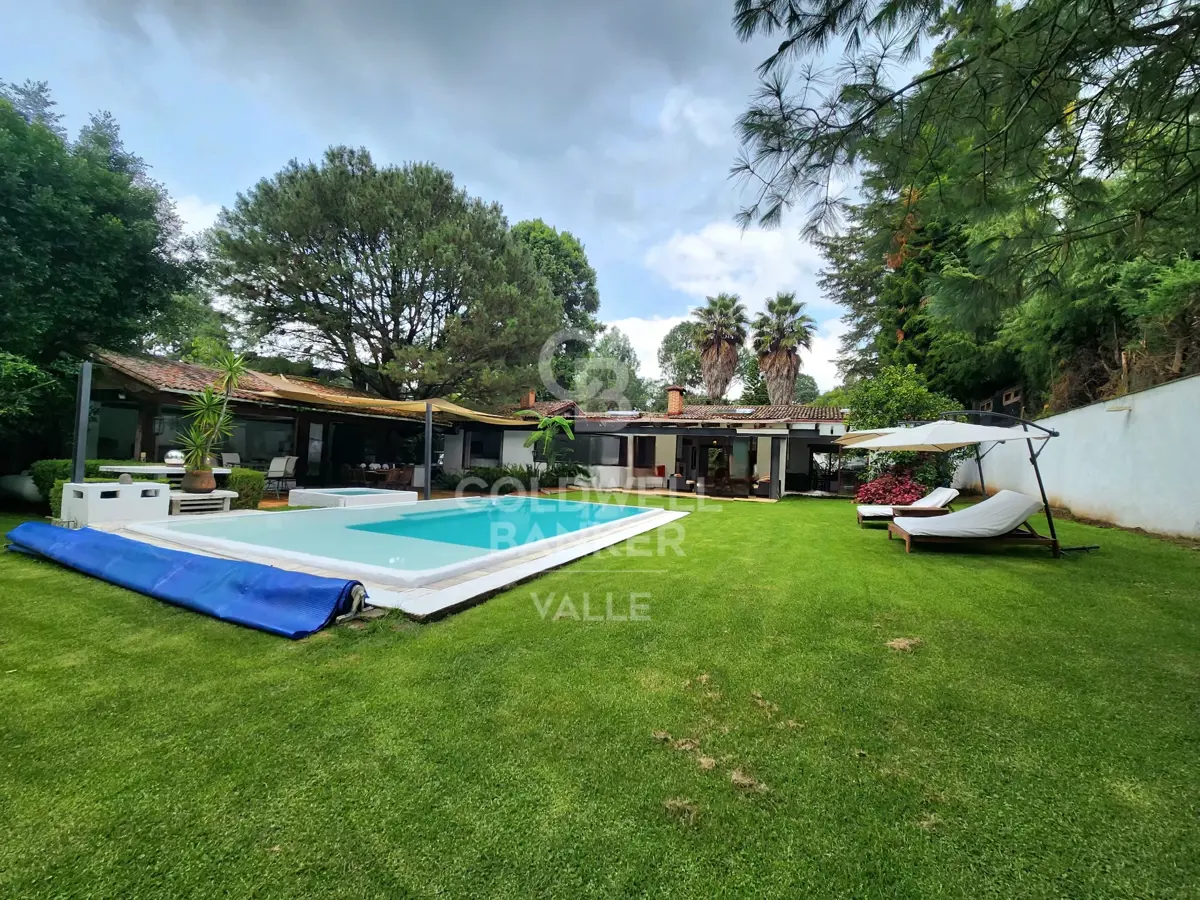 Casa en renta en Avandaro, Valle de Bravo — foto 1 de 47