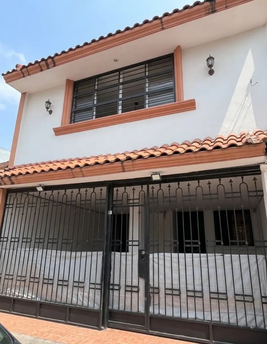 Casa en Venta en Jardines de los Pinos Primer Sector, Apodaca, Nuevo León