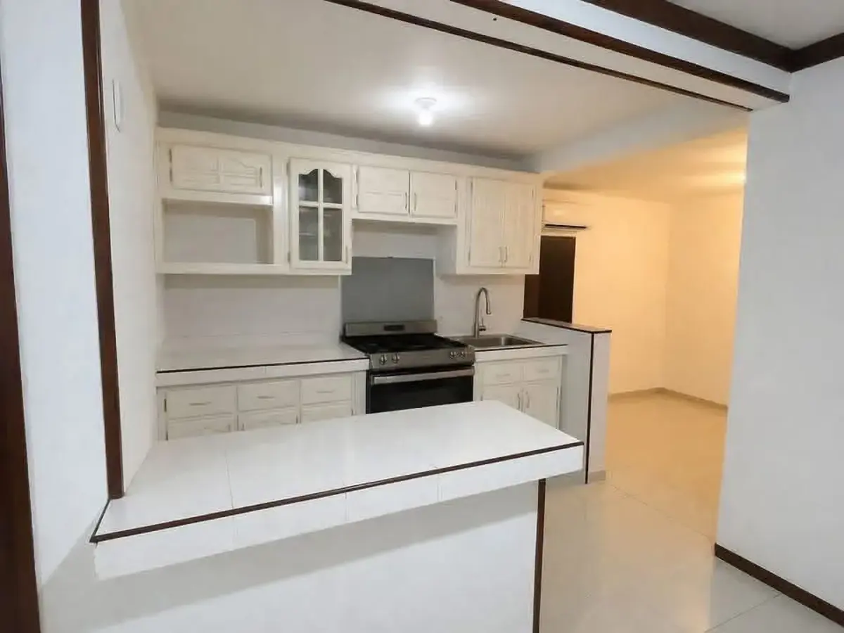 Casa en Venta en Jardines de los Pinos Primer Sector, Apodaca, Nuevo León