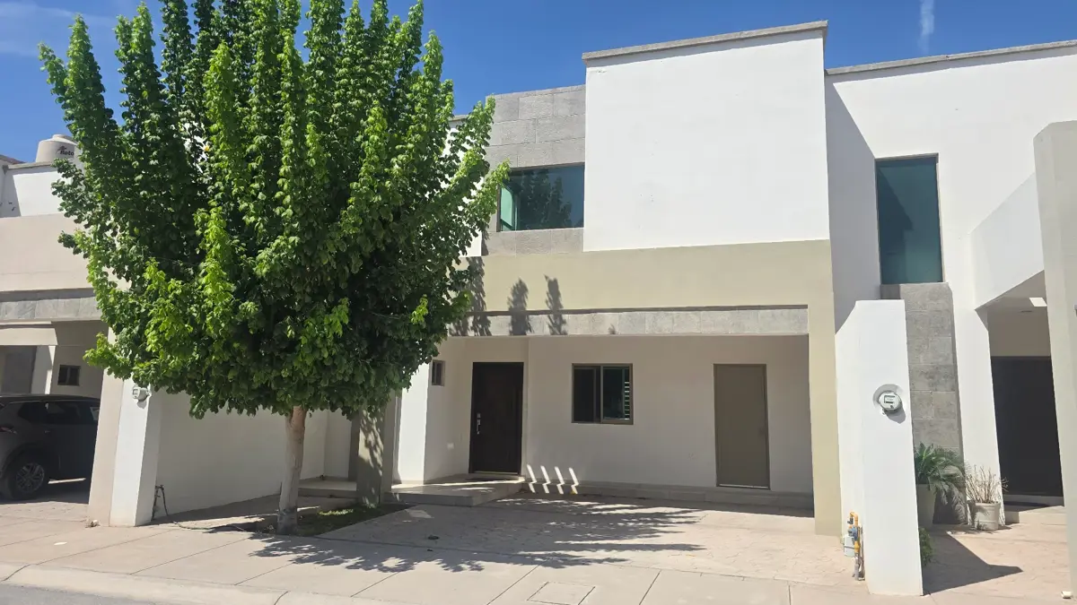 Casa muy bien ubicada en una cerrada con pocas casas ya toda construida Casa muy bien ubicada en una cerrada con pocas casas ya toda construida