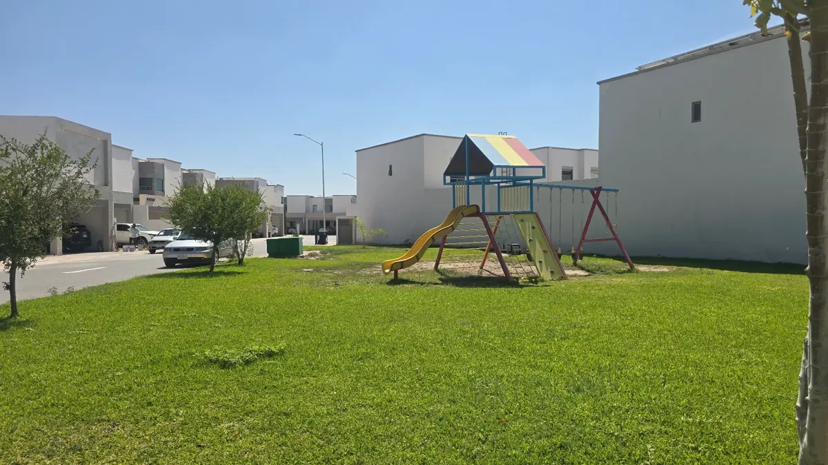 Vista 2 de Casa muy bien ubicada en una cerrada con pocas casas ya toda construida