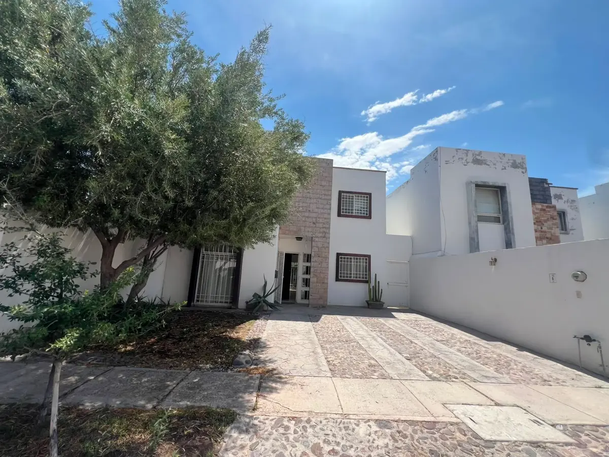 Casa en renta en Senderos, Torreón | 3 recámaras y circuito privado Casa en renta en Senderos, Torreón | 3 recámaras y circuito privado