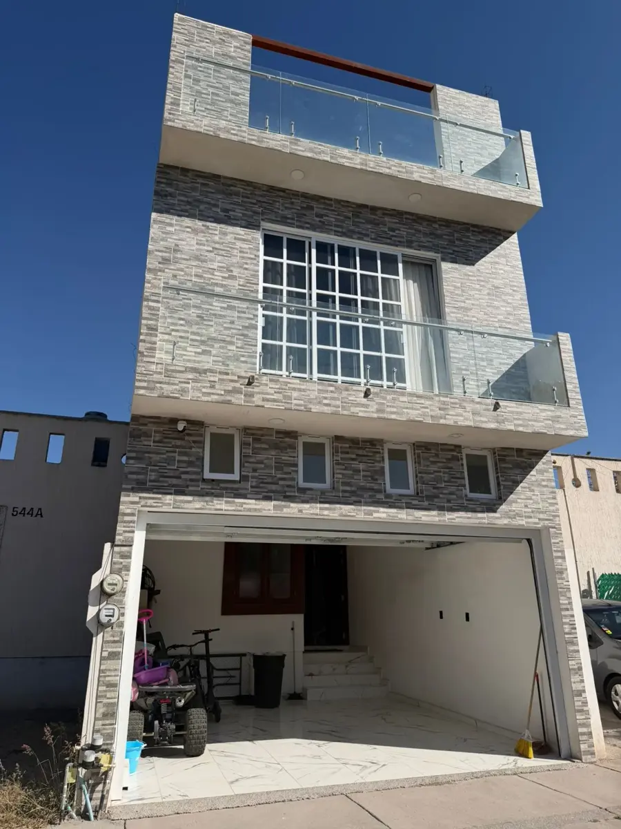 Casa en venta en Paseos de la Fragua, León — foto 1 de 32