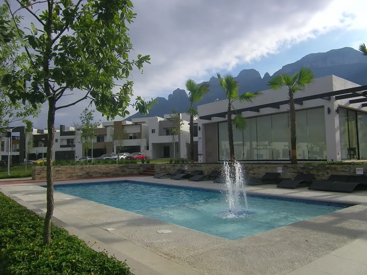 Casa en renta en Cumbres San Agustin, Monterrey — foto 1 de 23