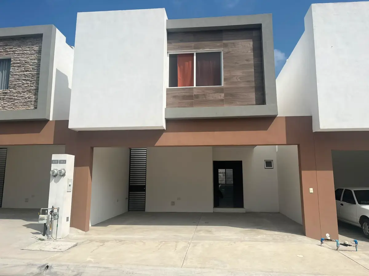 Casa en renta en Murano, García — foto 1 de 11