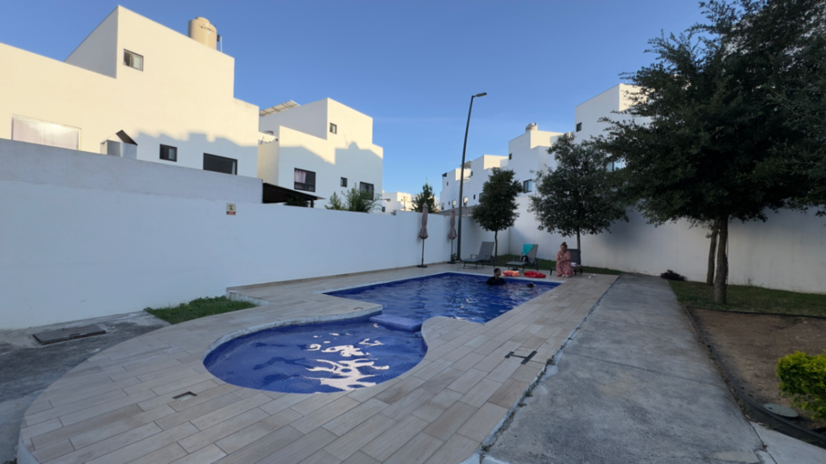 Casa en Venta en Los Nogales, Santiago, Nuevo León