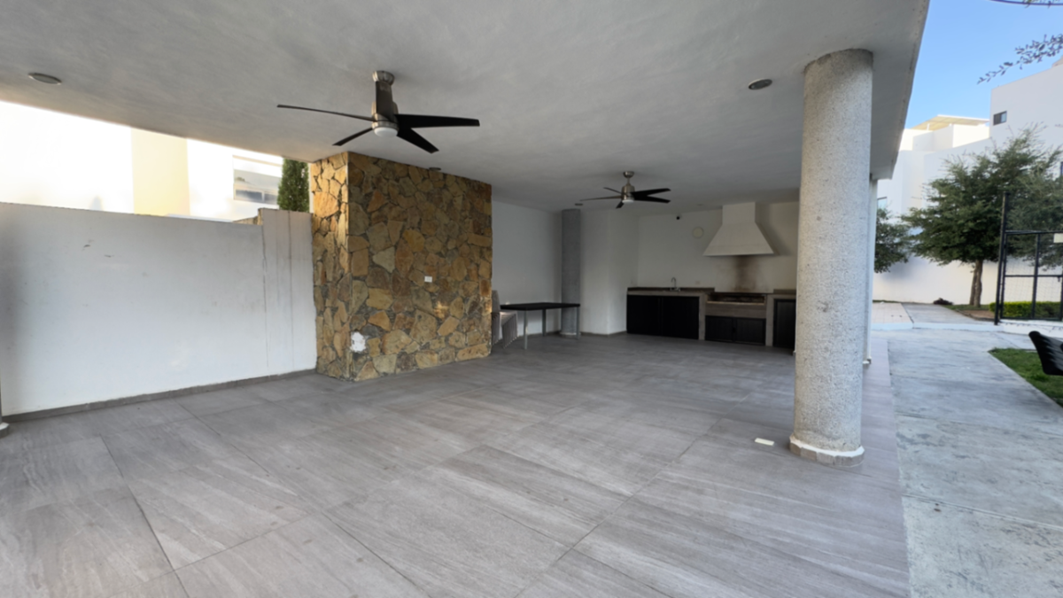 Casa en Venta en Los Nogales, Santiago, Nuevo León