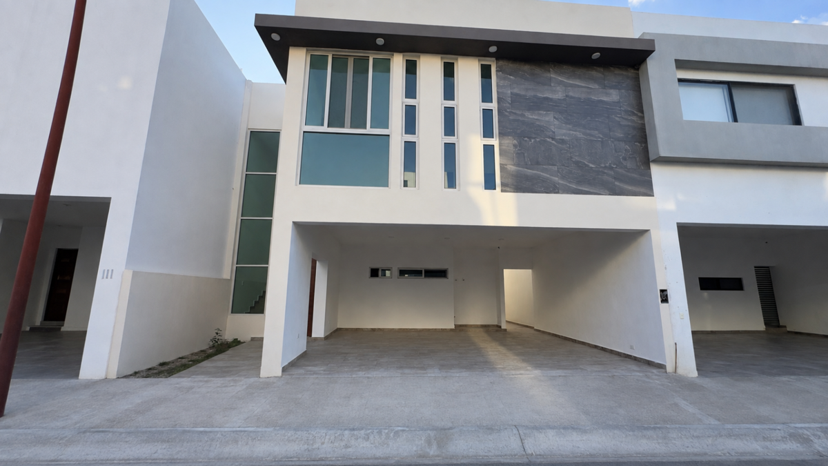 Casa en Venta en Los Nogales, Santiago, Nuevo León
