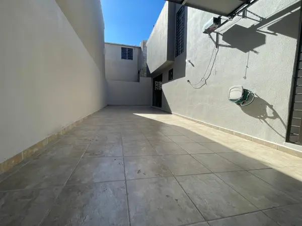 Casa en venta en Valle del Pedregal, Tijuana — foto 2 de 21