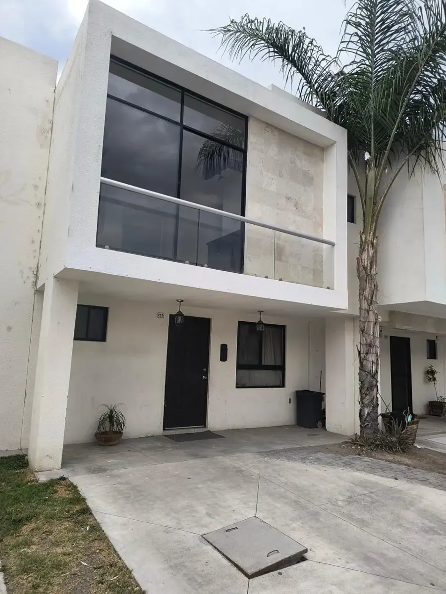 Casa en renta en La Cantera, Celaya — foto 1 de 16