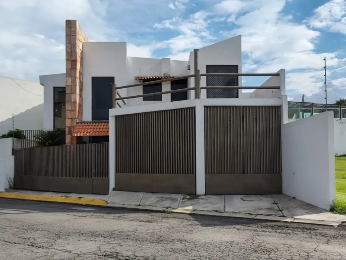 Casa en venta en San Bernardino Tlaxcalancingo, San Andrés Cholula — foto 1 de 24