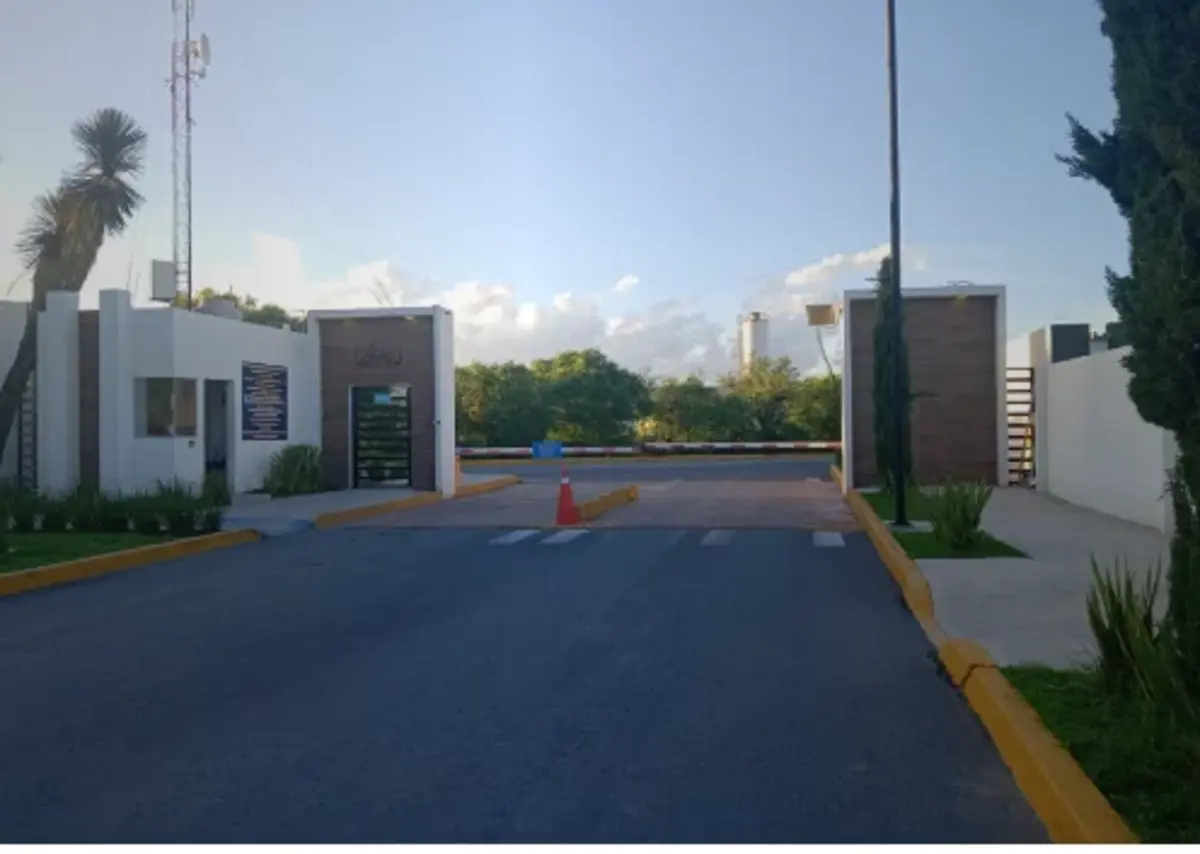 Casa en venta en Paseos de Chavarría, Mineral de la Reforma — foto 1 de 11