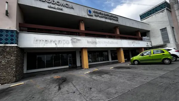 LOCAL COMERCIAL EN RENTA EN CUMBRES PRIMER SECTOR, MONTERREY, N.L. LOCAL COMERCIAL EN RENTA EN CUMBRES PRIMER SECTOR, MONTERREY, N.L.
