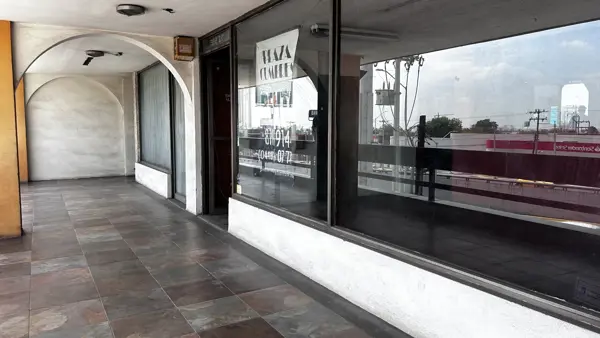 Local en renta en Las Cumbres, Monterrey — foto 3 de 6