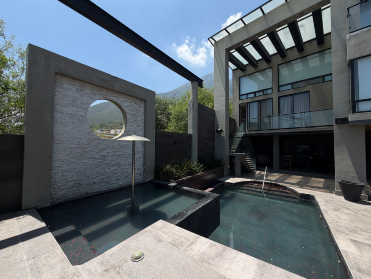 Casa en venta en Las Cumbres, Monterrey — foto 1 de 15