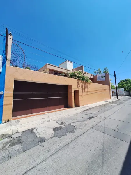 Casa en RENTA y/o VENTA en el Centro de Colima